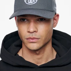 Percy Curved Cap Dark Grey